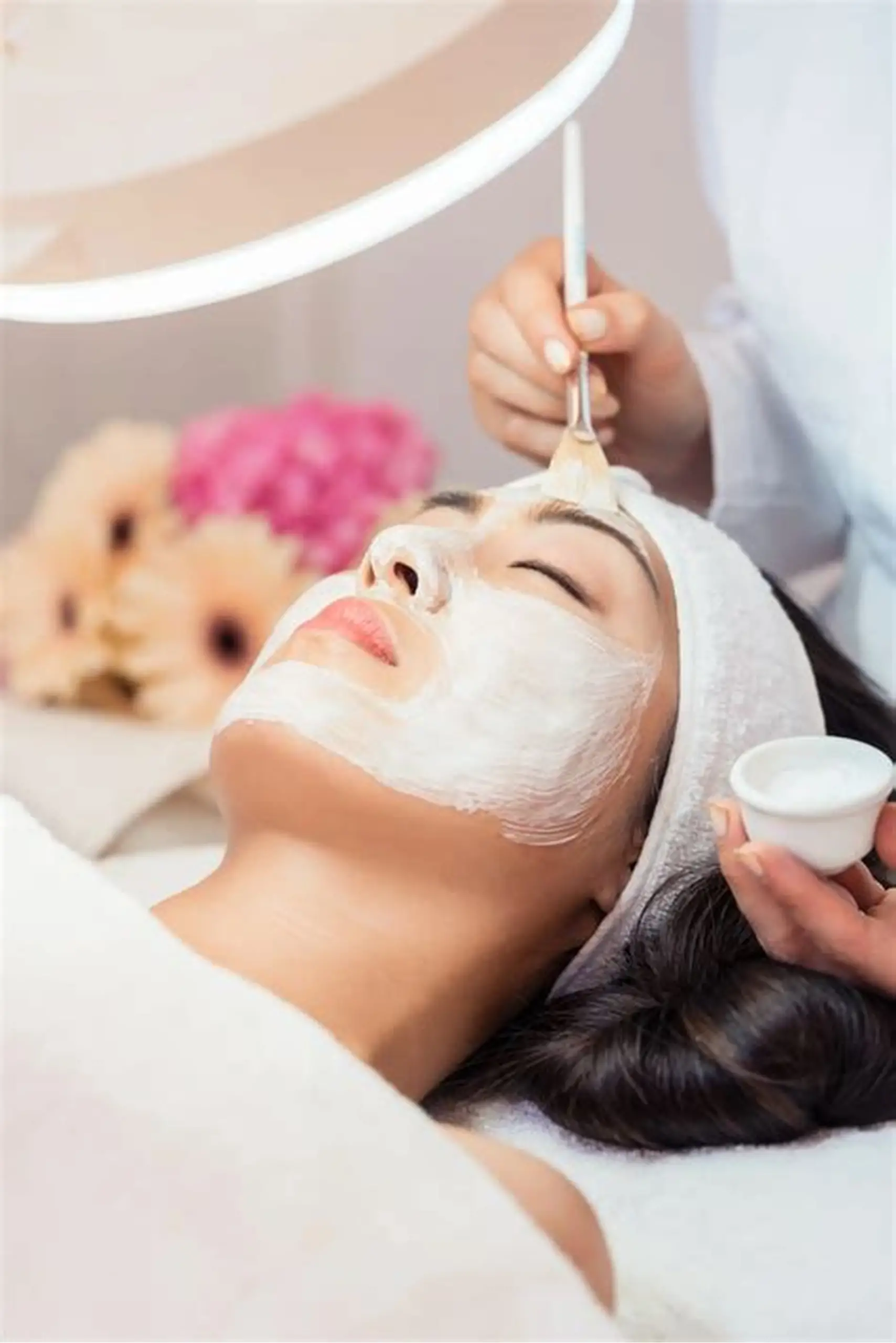 Skin bleaching treatment at beauty salon in Jaipur