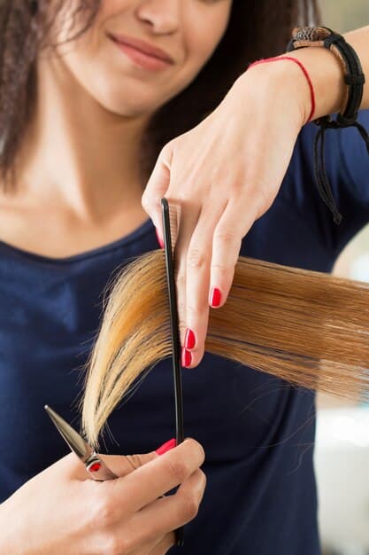 Professional hair cutting and styling in Jaipur beauty salon